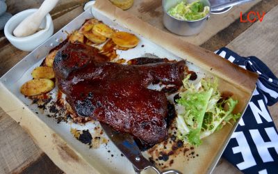 CABEZA DE CERDO LAQUEADA