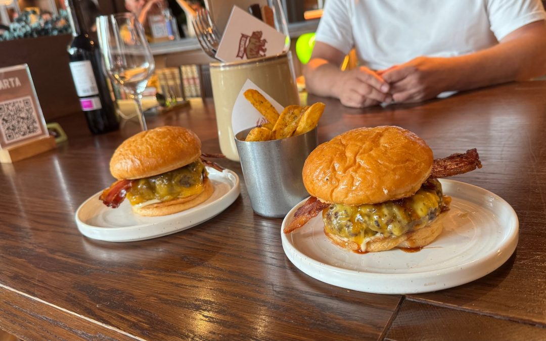 HUNDRED, LA MEJOR HABURGUESA DEL MUNDO