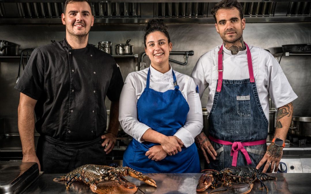A MUNDIÑA, UN VIAJE POR LA COSTA GALLEGA